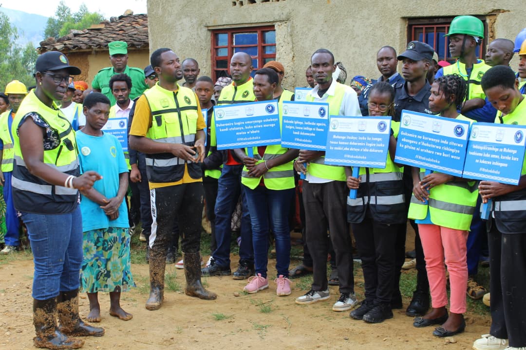 Rwandan Youth Volunteers in Muhanga Build Homes for Disaster Victims During National Volunteerism Month